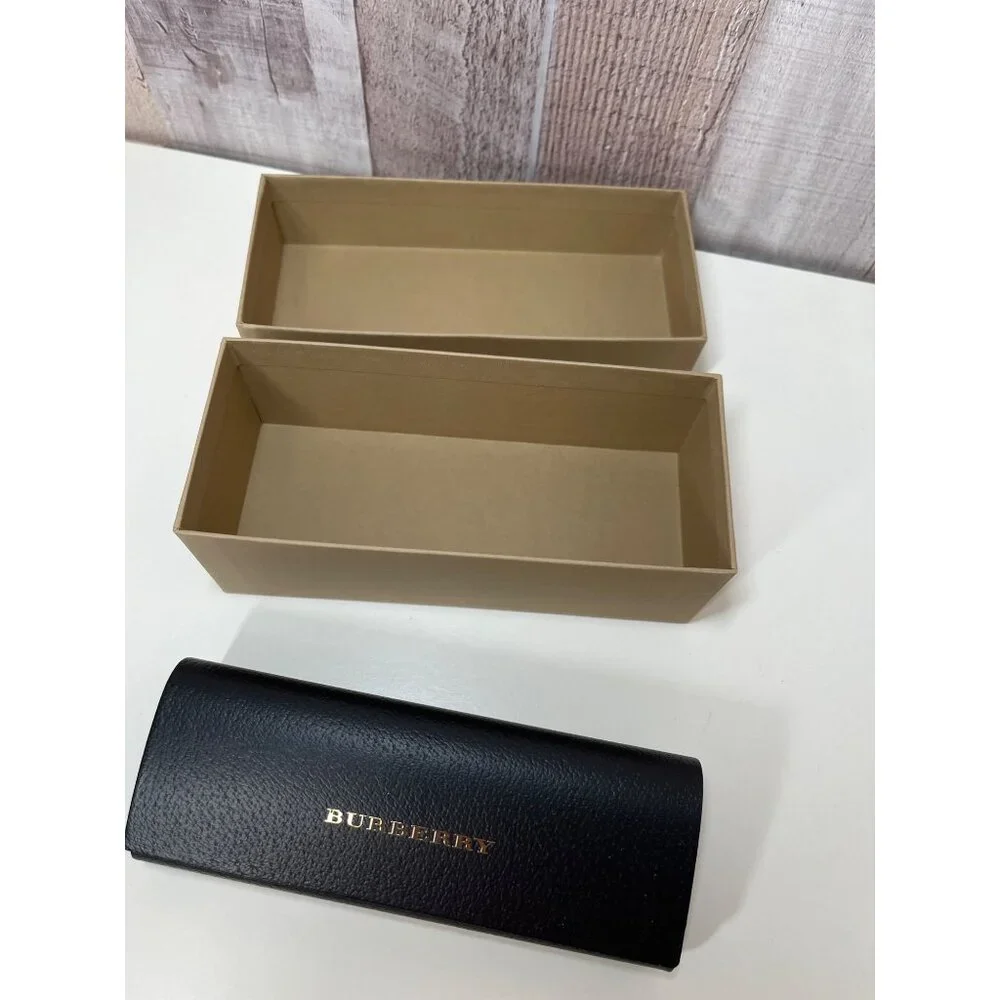 Burberry Logo Printed on The Box With Burberry Eyeglass Case